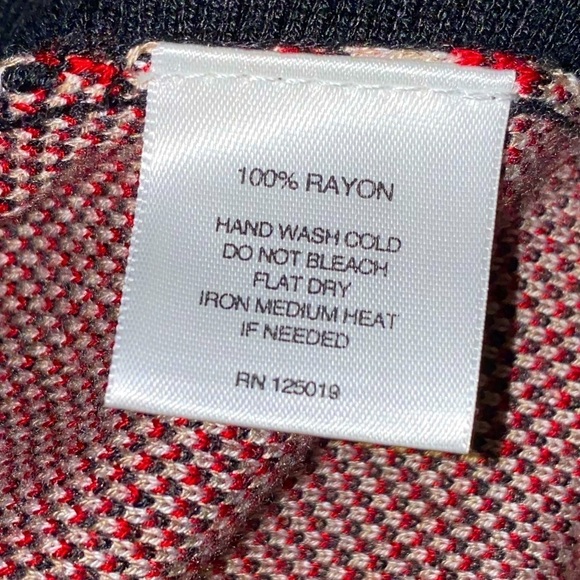 NWT HANNAH Black Red Oversized Argyle Poncho Sweater Size S - Picture 6 of 7